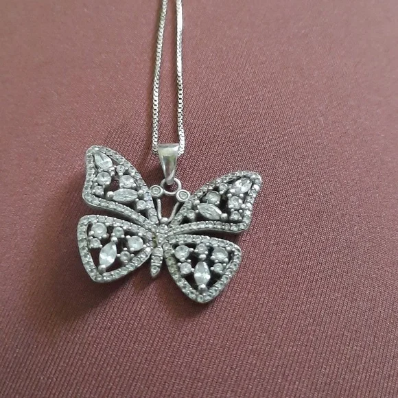 NWOT 925 Butterfly Necklace - Picture 4 of 8